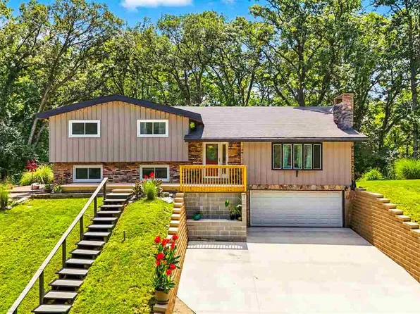 1175 Oakview Dr, Columbus Junction, IA 52738