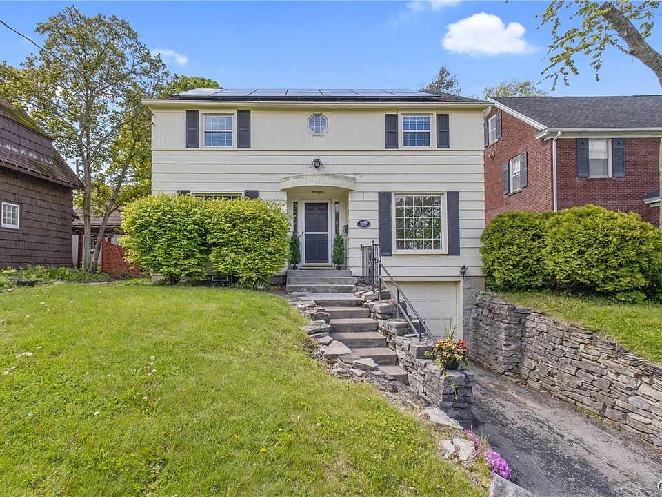 1st image of 216 Strathmore Dr