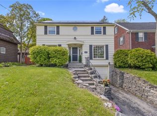 216 Strathmore Dr, Syracuse, NY 13207