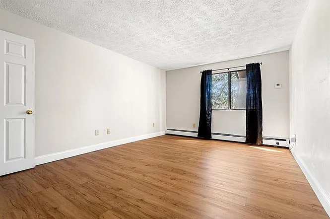 555 Calef Rd #3 — Photo 8
