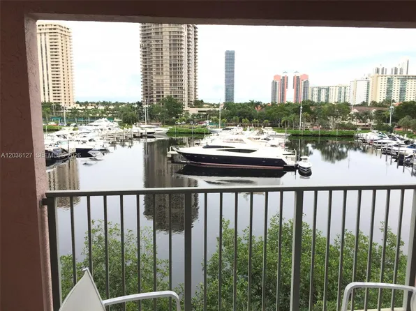 19655 E Country Club Dr, Aventura, FL
