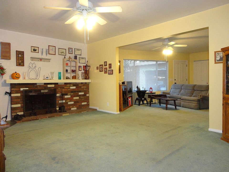 Family Room entry with firep