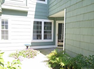 103 Spyglass Cir, Groton, CT 06340