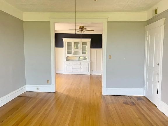2nd image of 1521 W Leland Ave #3