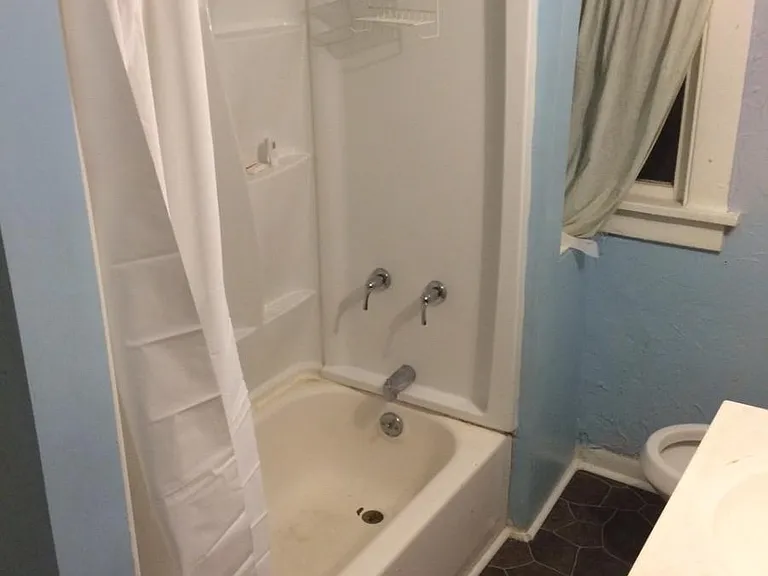 1172 Manchester Rd — Photo 4