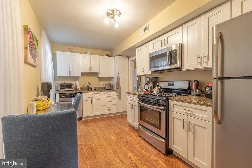 2 bed, 1200 sqft, $1,650 — Photo 2