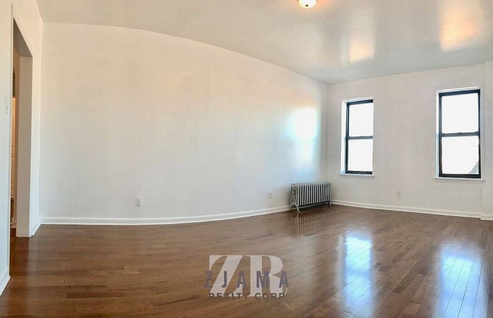 1st image of 301 Sterling St #6
