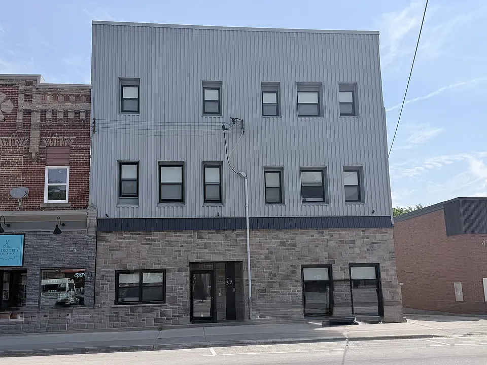 39 1st Ave S #12