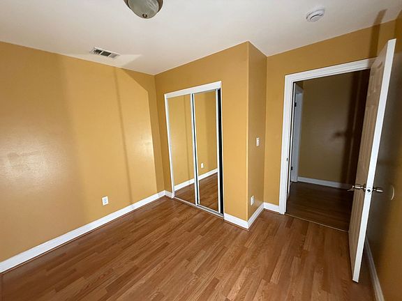 5th image of 718 E 40th Pl #40718F