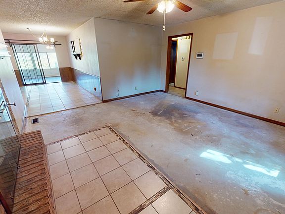 3rd image of 2912 Edgewater Dr
