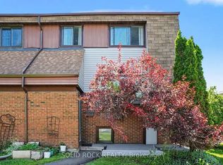 11D Woodvale Grn #1A, Ottawa, ON K2G4G9