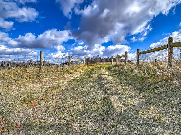 15746 Black Hollow Rd, Abingdon, VA 24210