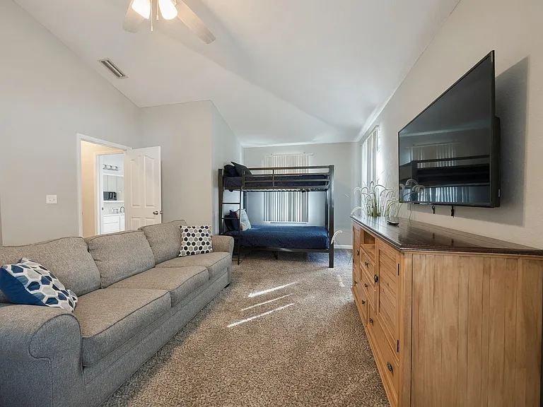 6752 Veronica Ct — Photo 28