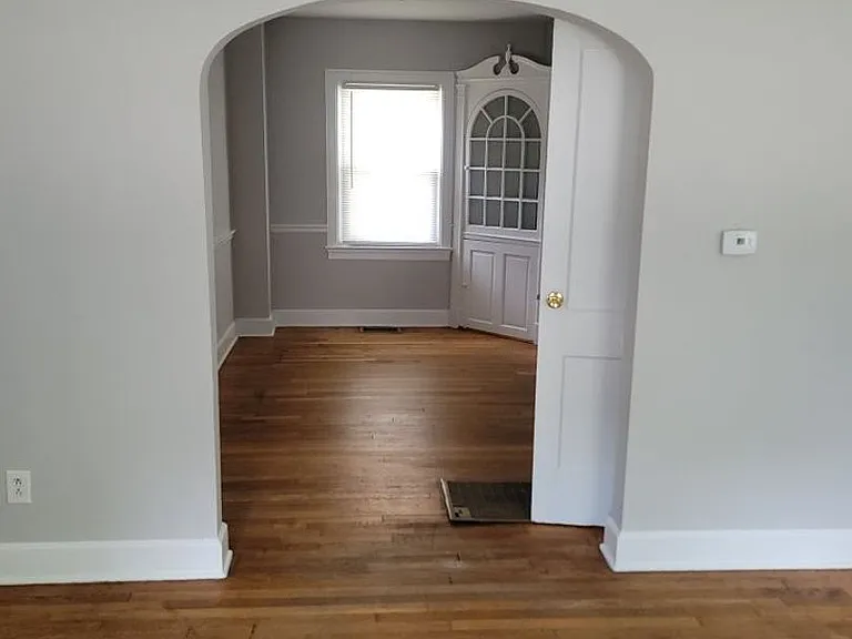 1411 Hill St — Photo 1