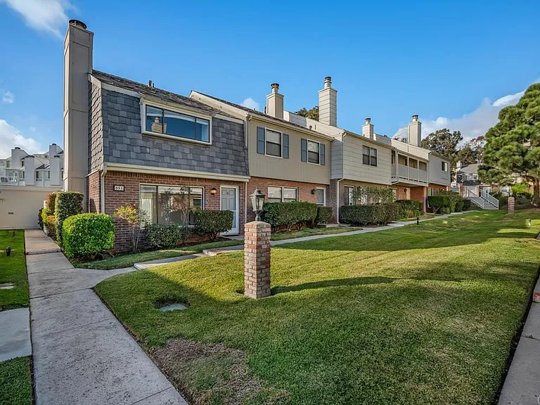 851 Del Mar Downs Rd #E — Photo 1