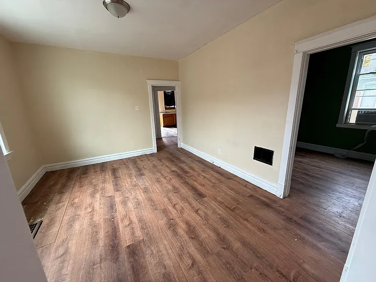 4872 San Francisco Ave — Photo 1