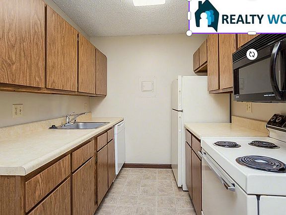 3rd image of 2338 E St APT 7