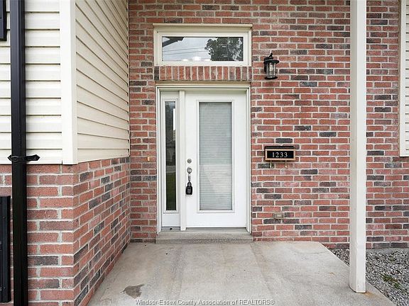 4th image of 1233 Armanda St