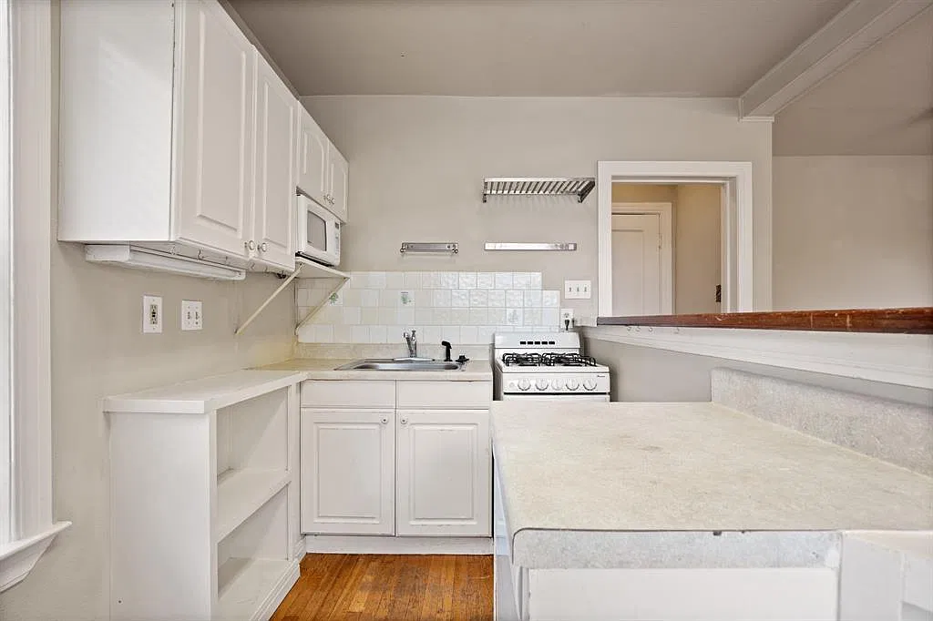 3 bed, 3.0 bath, 1200 sqft, $3,300 — Photo 1