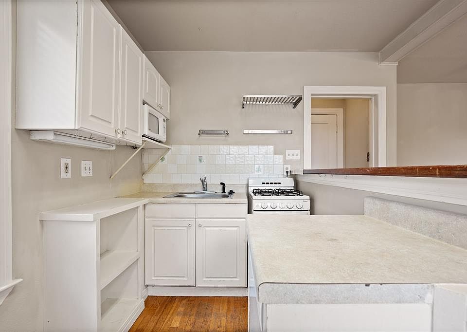 1st image of 3115 Benelva Dr