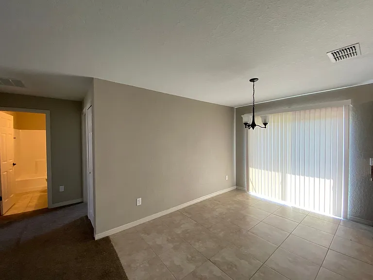 16618 SW 31st Cir — Photo 13