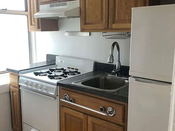 3rd image of 260 Seaman Ave APT A4