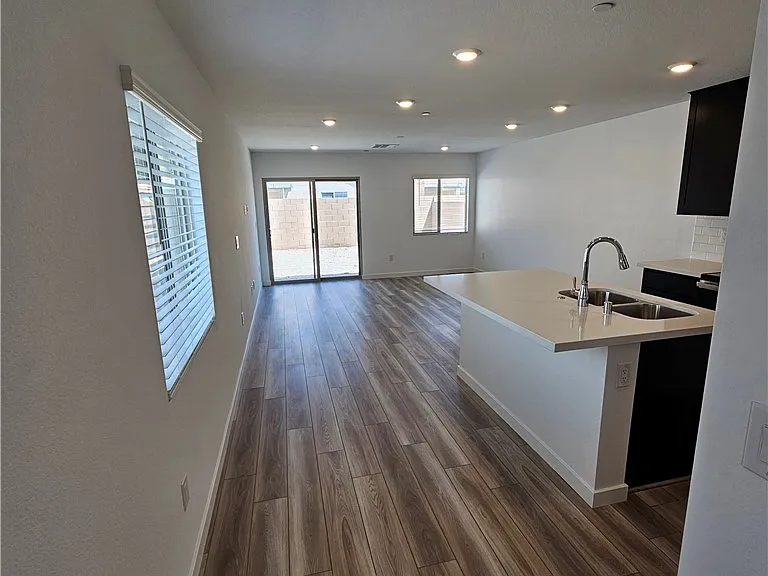 2112 Abraham Ave — Photo 6