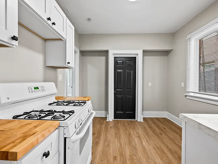 2254 Taylor St #1 — Photo 11