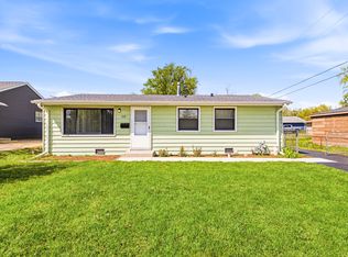 58 Golfview Ln, Carpentersville, IL 60110