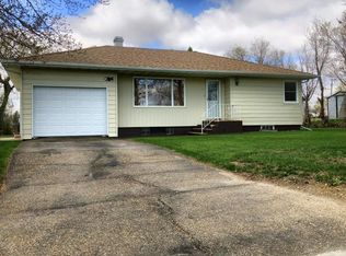 315 West St W, Ray, ND 58849