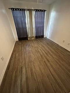 5th image of 1102 E 9th St