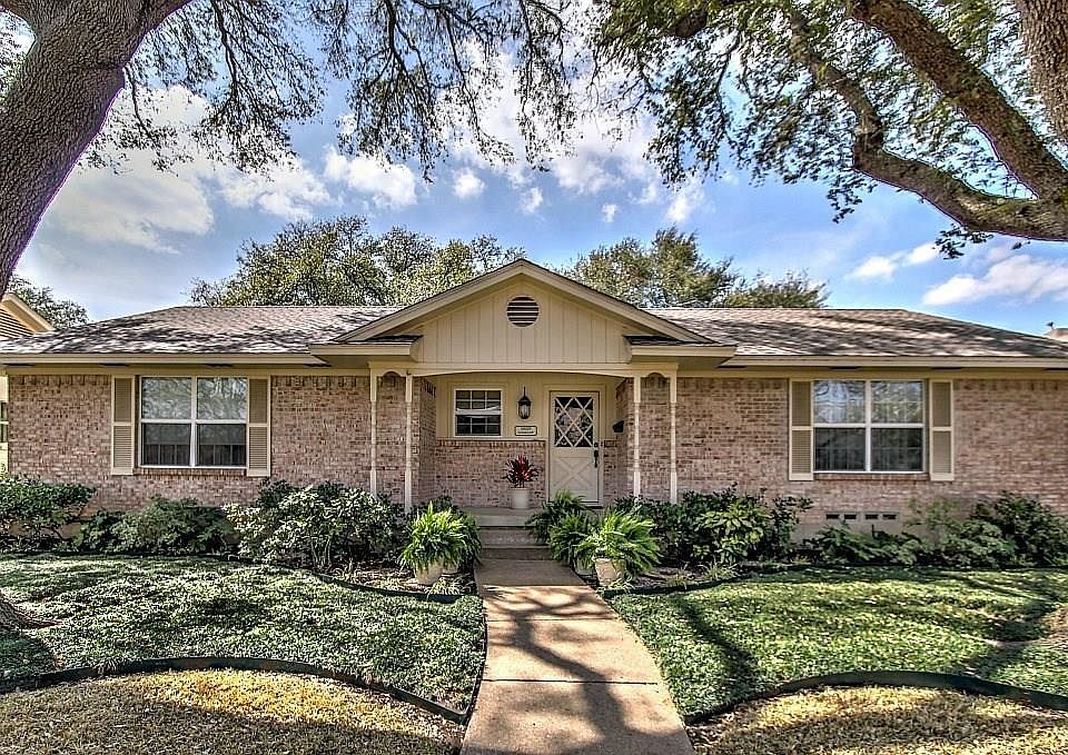 1st image of 10029 Clearmeadow Dr