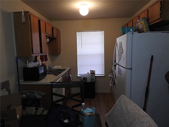 4th image of 801-803 San Saba Dr
