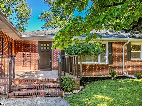 2nd image of 4 Park Ln