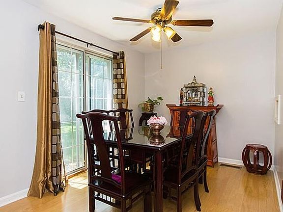 4th image of 18 Kennedy Dr