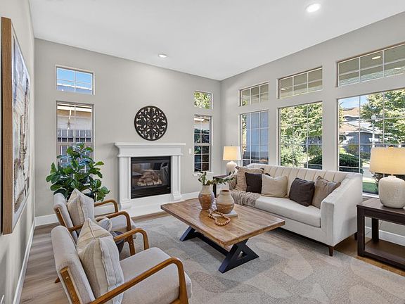 3rd image of 1311 Hillwood Loop