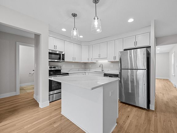 2nd image of 266 Crandall Dr NE