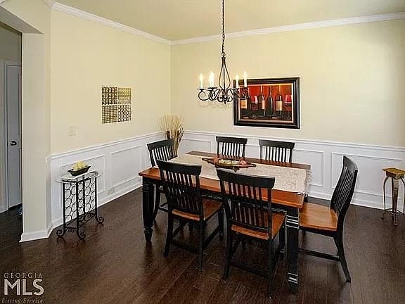 3rd image of 1440 Roswell Manor Cir