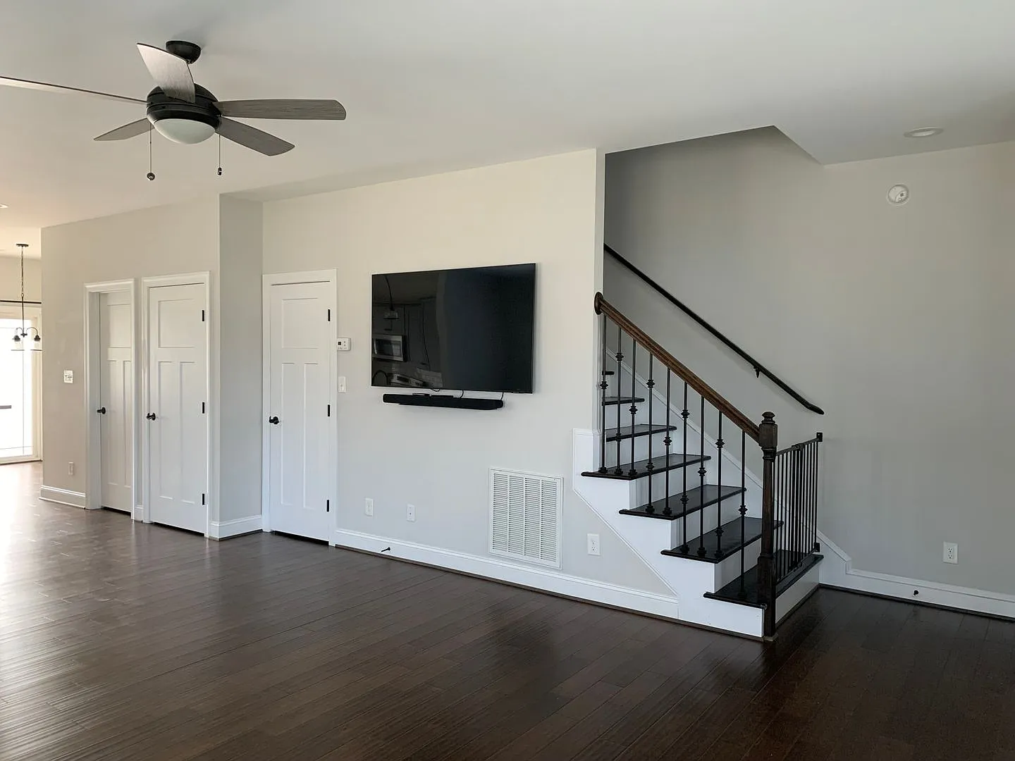 Cornerstone Townhomes-Convenient Timberlake Area — Photo 3