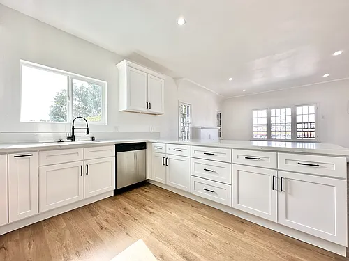 2837 S Bronson Ave #8 Photo 1