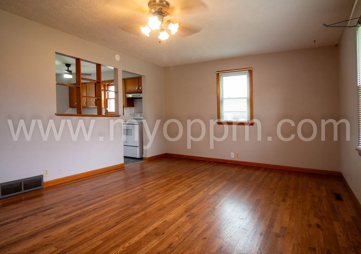 Charming 2Bd/1.5Ba House | Council Bluffs, IA — Photo 2