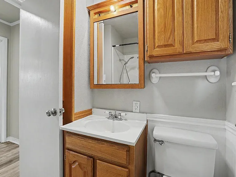 2407 N Shannon St — Photo 17