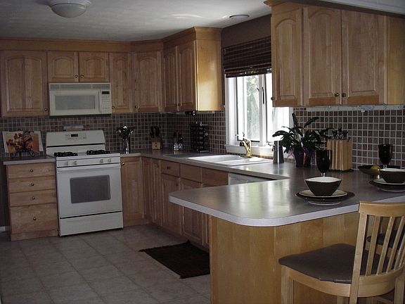 lots of counterspace