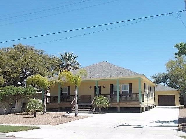 1st image of 714 N Live Oak St