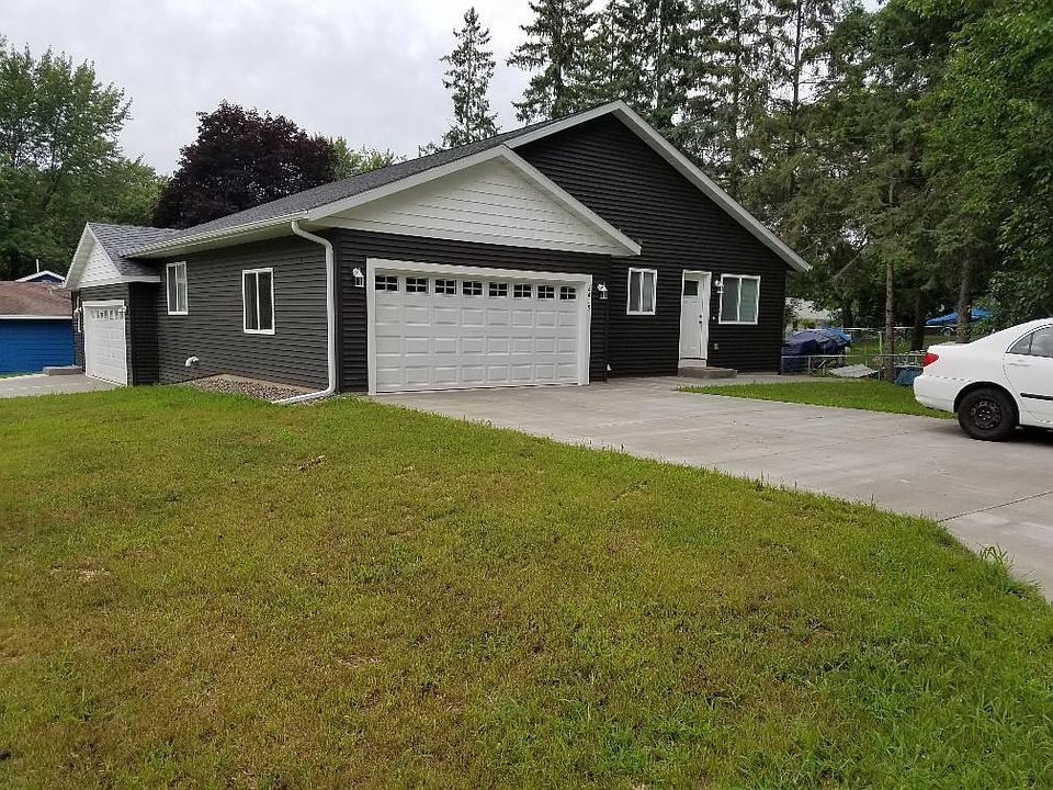 2nd image of 2618 Arbutus Dr