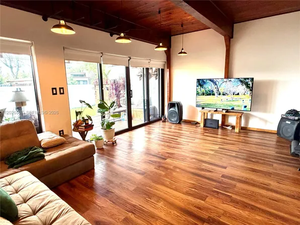 19440 NE 26th Ave APT 52B, Miami, FL 33180