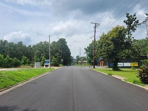 5th image of 903 3rd St