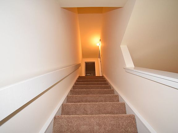 4th image of 36 Chatfield St #Ch-19