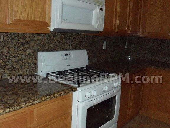 2nd image of 1995 E Harvard Privado APT B