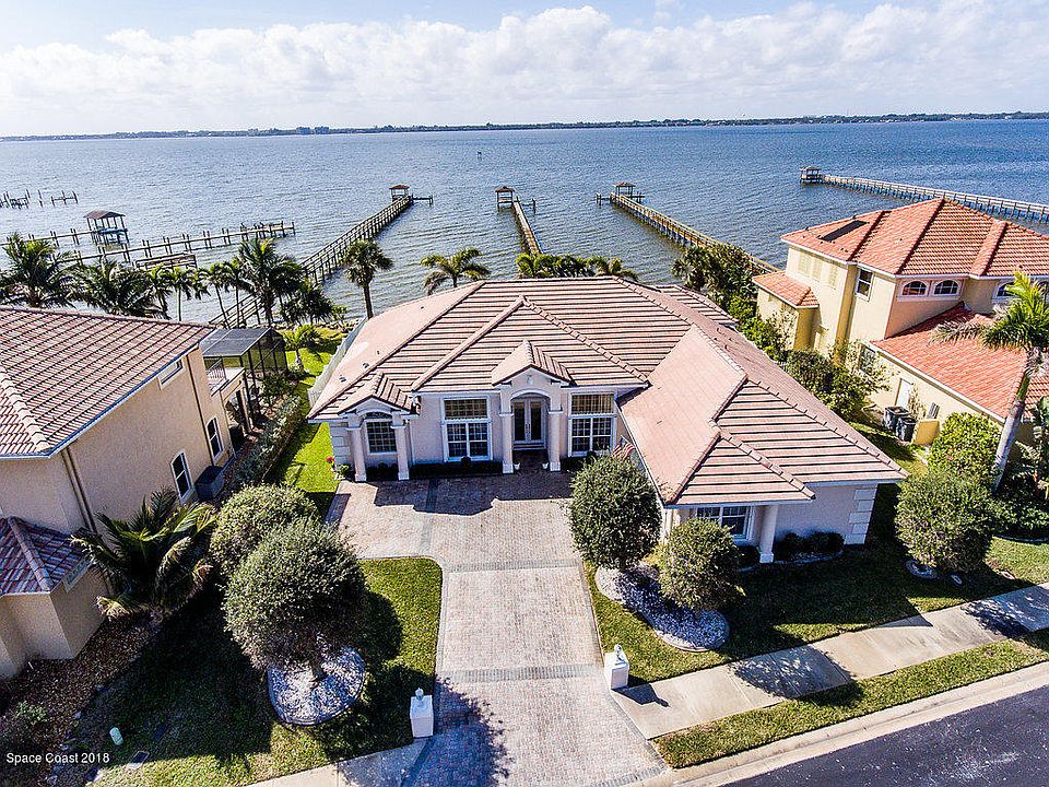 1st image of 303 Sanibel Way
